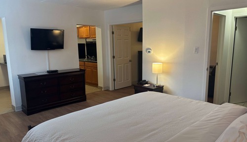 Suite, 1 King Bed, Non Smoking