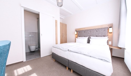 Superior Double Room (2)