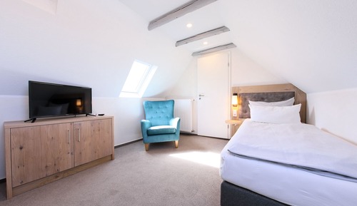 Standard Single Room (9)