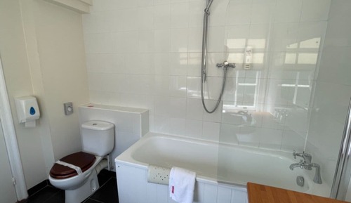 Standard Suite, Ensuite, Garden View (2)