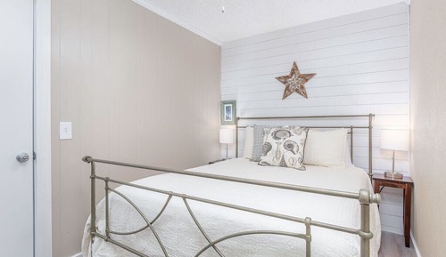 Condo, 1 Queen Bed, Kitchen, Ocean View (B202 - No Pets Allowed)