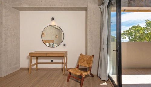 Deluxe Condo, 2 Bedrooms, Beach View 206