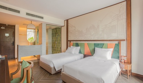 Executive Pool View Twin Room