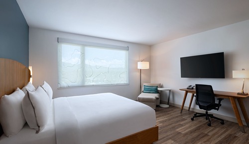 Standard Room, 1 King Bed, Non Smoking (Hearing Accessible)