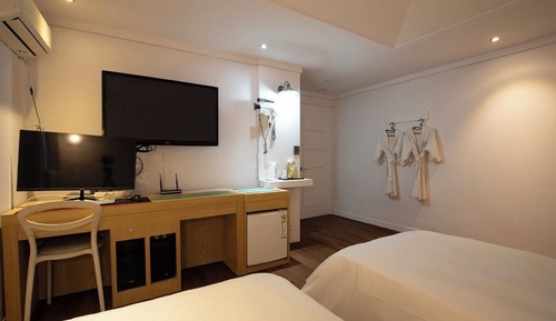 Annex B Building - Twin Room