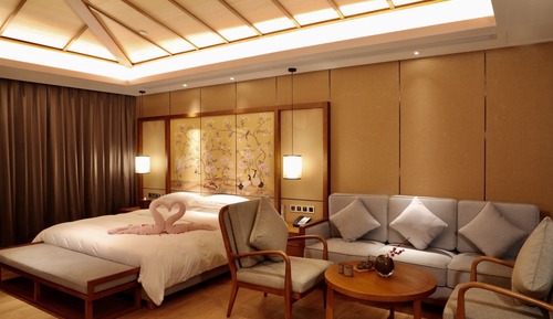 Deluxe Suite, 1 King Bed, Terrace, Mountainside