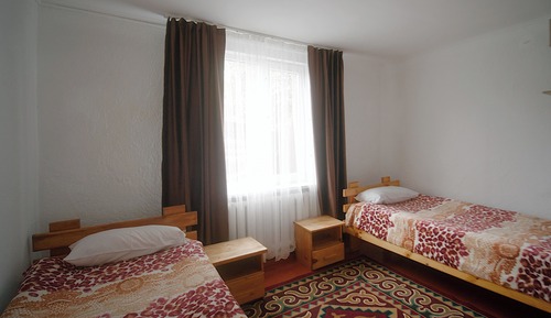 City Twin Room, Shared Bathroom