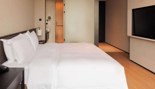 Deluxe Room, 1 King Bed, Non Smoking
