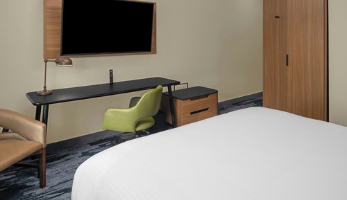 Room, 1 King Bed, Non Smoking, City View (Hearing Accessible)