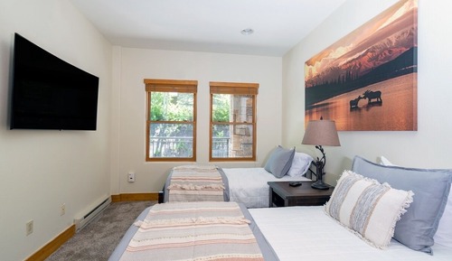 Condo, 3 Bedrooms
