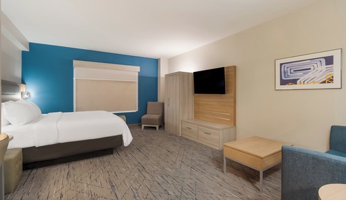 Executive Suite, 1 King Bed (Additional Living Area)