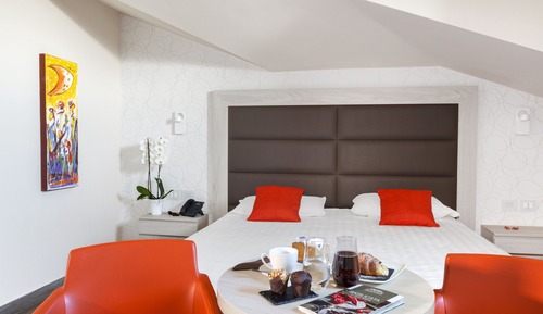 Premium Room