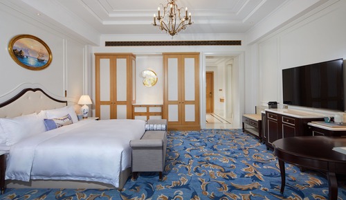Superior Room, 1 King Bed