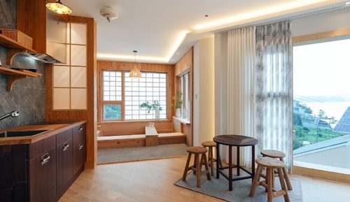 Room (G203)