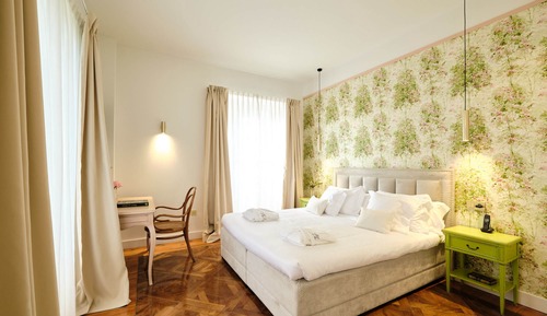 Luxury Room