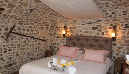 Romantic Room, 2 Bedrooms, Refrigerator & Microwave, Pool View