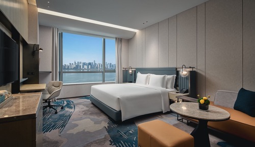 Standard Room, 1 King Bed, River View (Lounge Access)