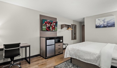 Deluxe Room, 1 King Bed (Smoke Free)