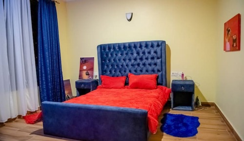Deluxe Studio