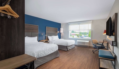 Room, 2 Queen Beds, Accessible, Bathtub