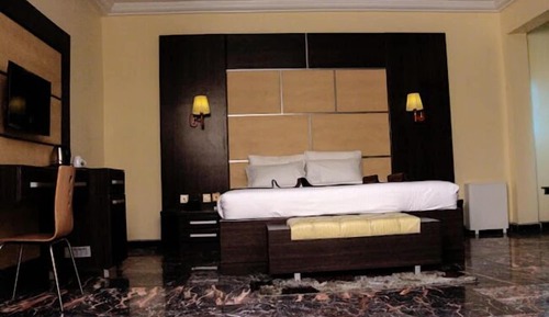 Supreme Room