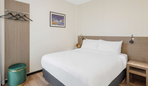 Executive Room, 1 Queen Bed, Non Smoking