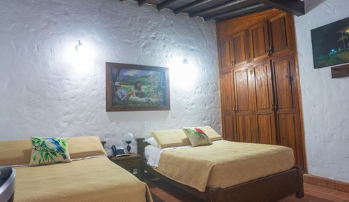 Family Room, 2 Double Beds, Private Bathroom, Garden View