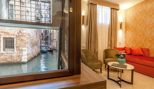 LAGUNA SUITE
