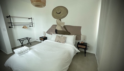 Honeymoon Apartment