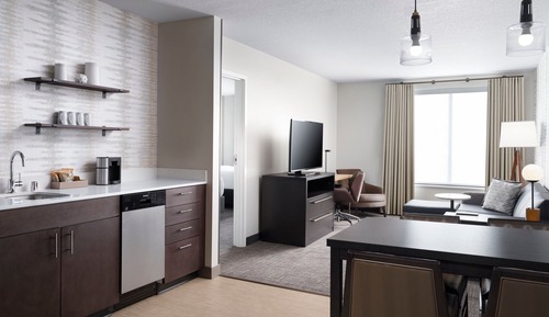 Suite, 1 Bedroom (Mobility/Hearing Access, Roll-in Shwr)