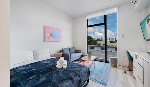 City Studio Suite, 1 Double Bed, City View