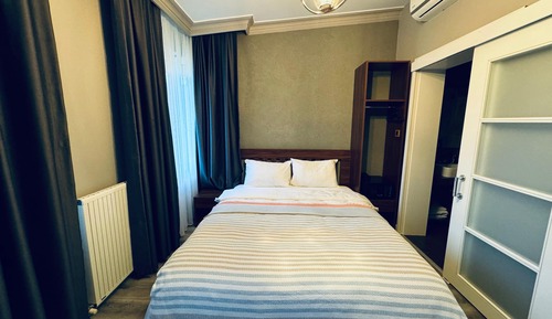 Economy Room