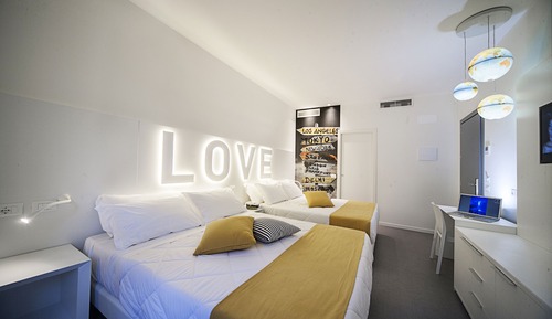 Camera con 2 letti matrimoniali