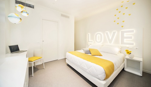 Camera con giardino privato