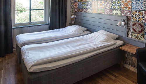 Business Studio, 2 Twin Beds