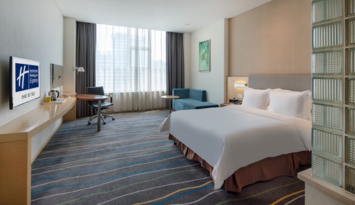 Standard Room, 1 Queen Bed, Accessible (Mobility, Equipment, Roll-In Shower)