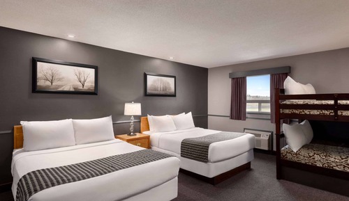 Family Room, Multiple Beds, Non Smoking