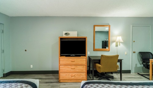 Room, 2 Queen Beds, Non Smoking, Kitchenette