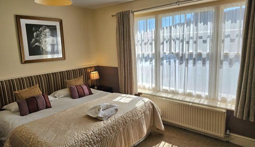 Double or Twin Room, Private Bathroom