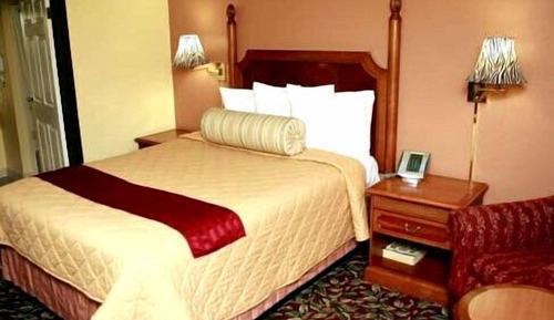 Deluxe Room, 1 Queen Bed, Non Smoking