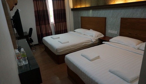 Double Queen Room