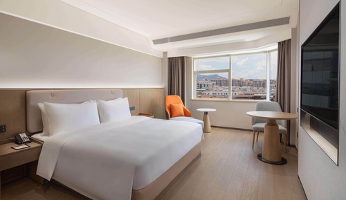 Superior Room, 1 King Bed, Non Smoking, City View