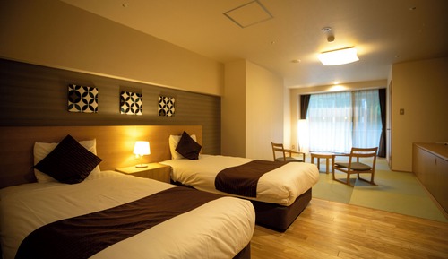 Japanese Western Style Room with partially open-aired bath