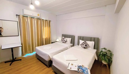 Standard Twin Room