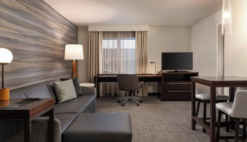 Suite, 1 Bedroom (Mobility/Hearing Accessible, Tub)