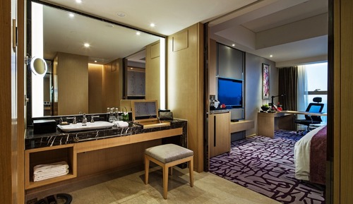 Empress River View Twin Bed Room