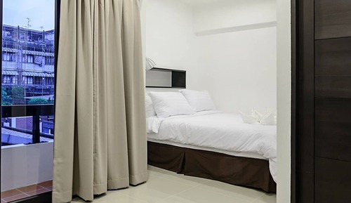 Superior Queen bed - No elevator (Room Only)