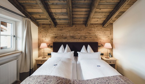 Deluxe Suite, Fireplace, Mountain View (Balcony, Bathtub)
