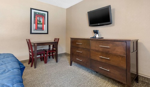 Standard Room, 1 Queen Bed, Non Smoking
