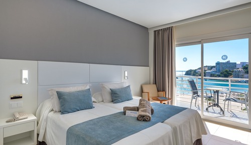 Twin Room, Balcony